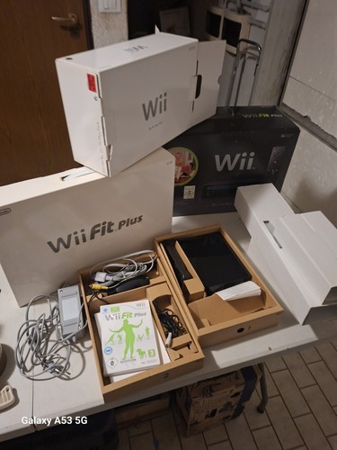 Nintendo wii fit plus - nintendo, pack
